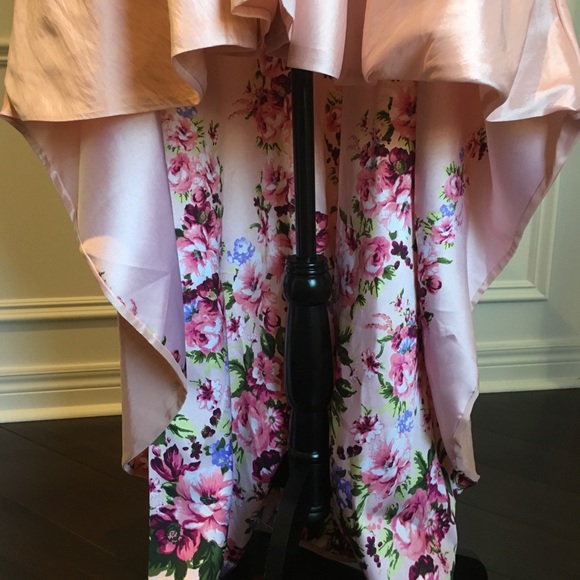 Long pink dress with floral open bottom (N… - Picture 3 of 7